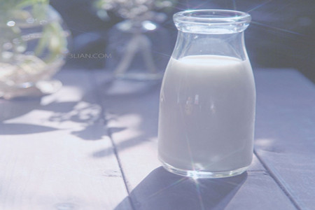 每天喝牛奶护心延寿