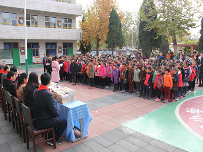 河北省教育基金会“公益助力足球梦”捐赠仪式走进宜安镇学区