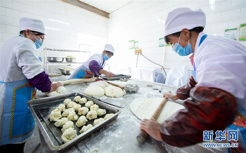 宁夏西吉：农村学生免费营养午餐升级换代